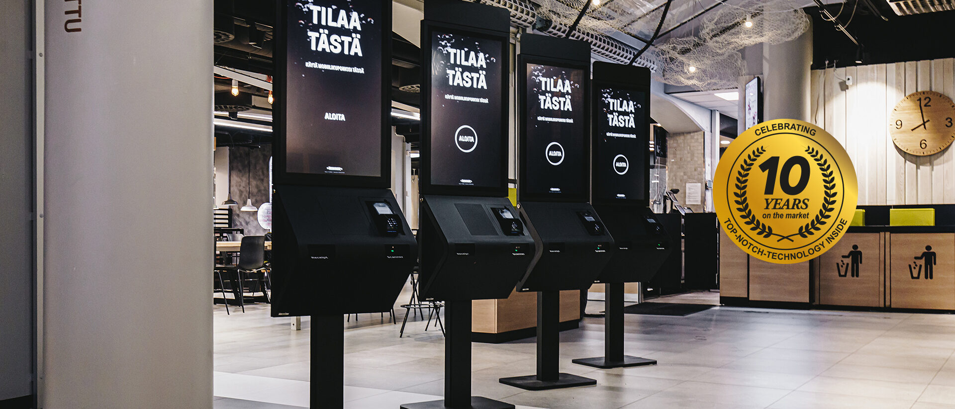 POLYTOUCH PASSPORT 32 10 Jahre Jubiläum – modulares 32 Zoll Selfservice-Terminal von Pyramid Computer