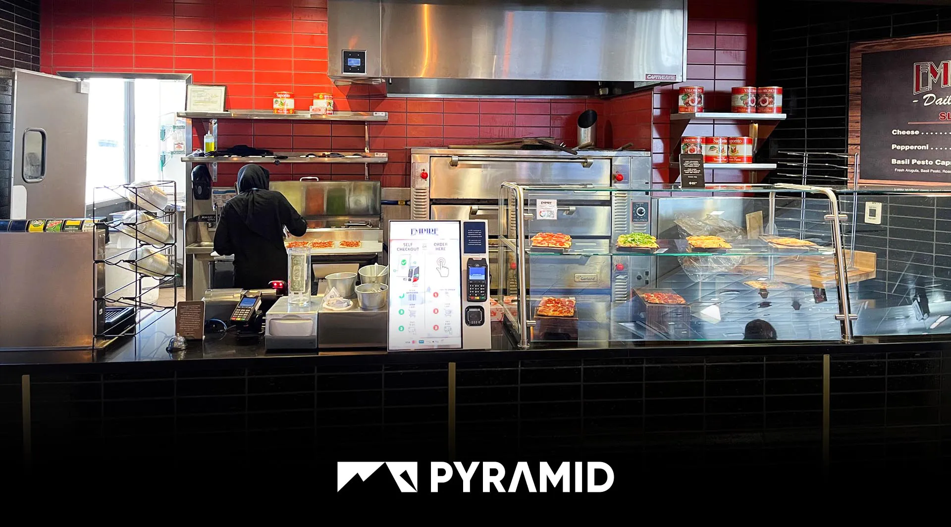 POLYTOUCH® Self-Service-Kiosk in einem Flughafenrestaurant in den USA